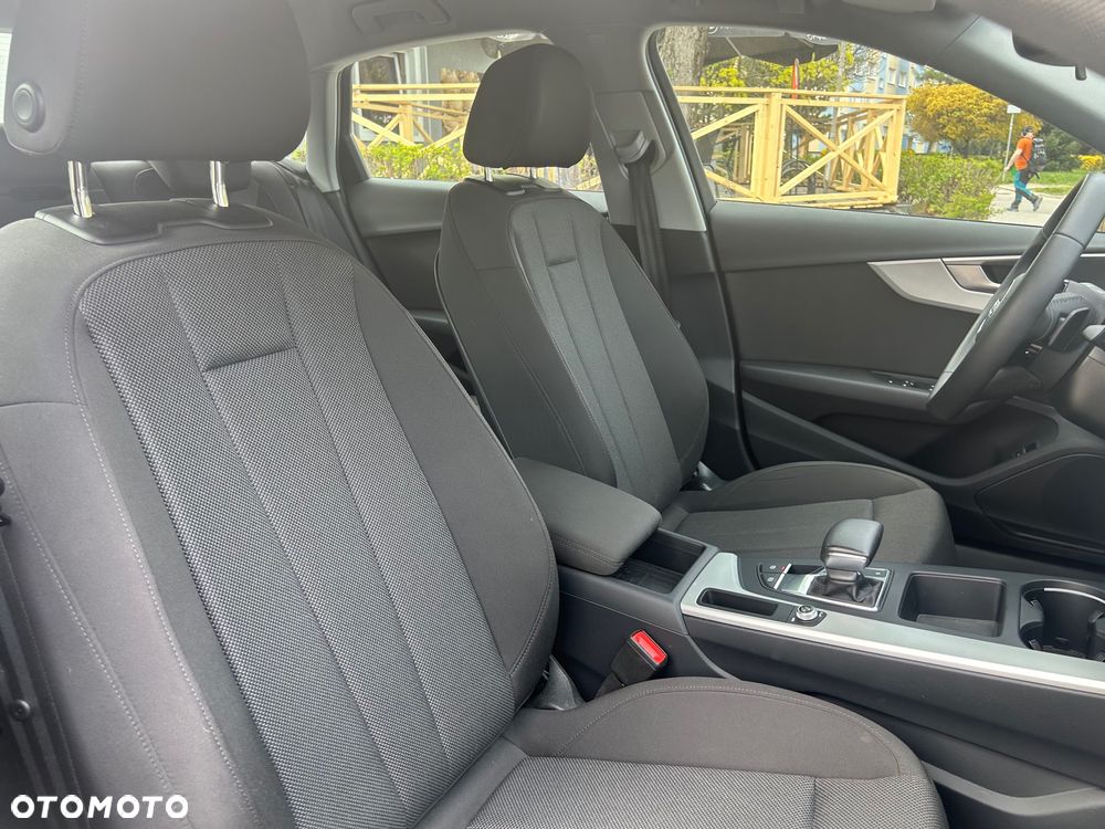 Audi A4 Limousine 35 TFSI mHEV Advanced S tronic - 14