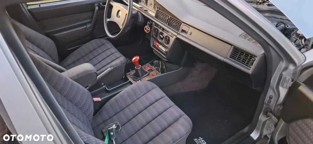 Mercedes-Benz W201 (190) - 15