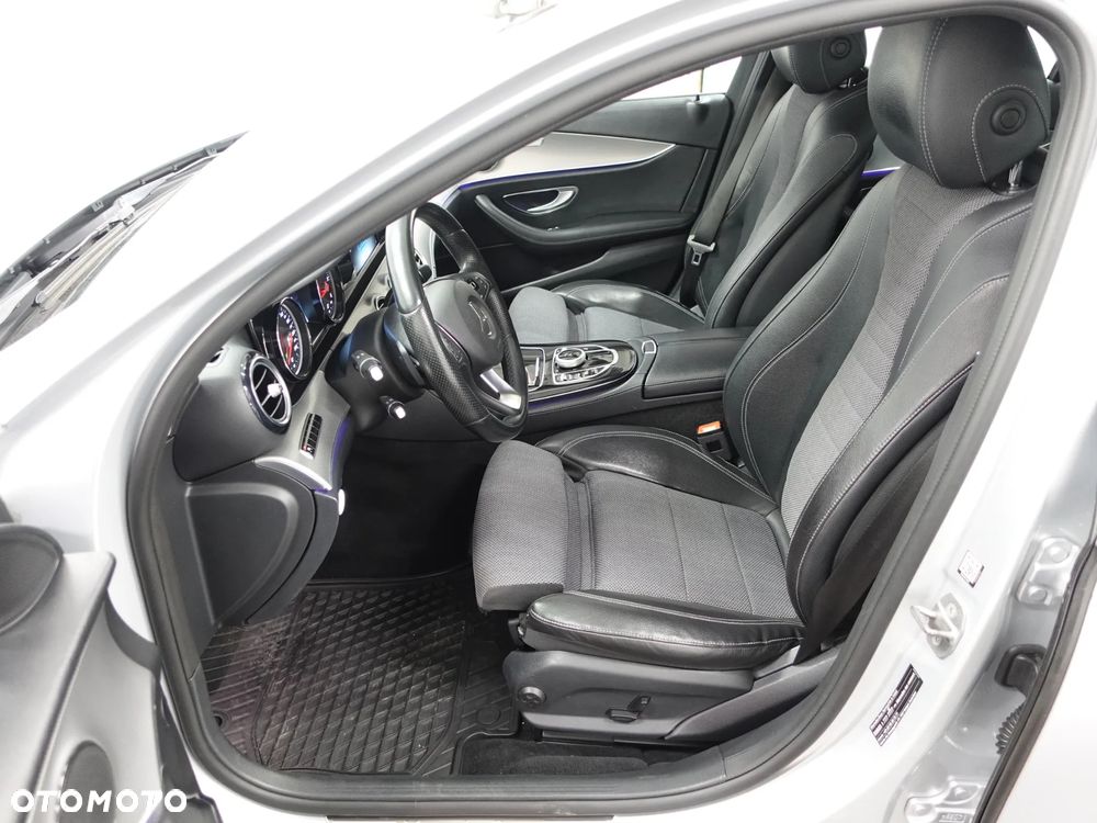 Mercedes-Benz Klasa E 220 d T 9G-TRONIC - 20