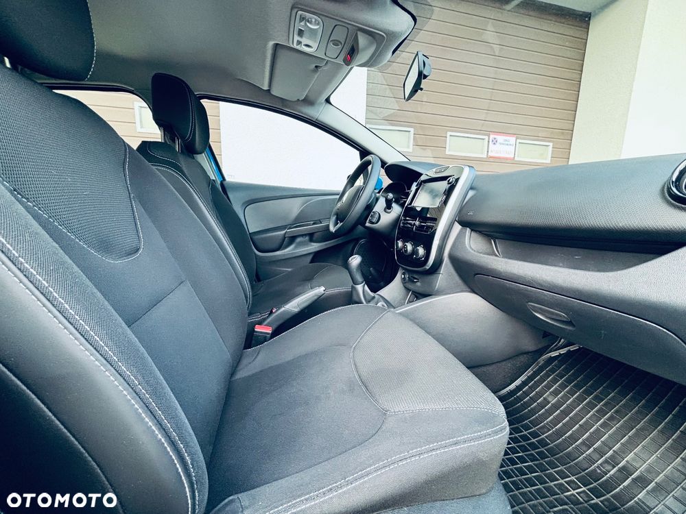 Renault Clio - 24