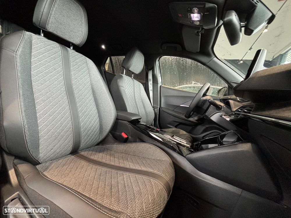 Peugeot e-2008 54 kWh Allure - 9
