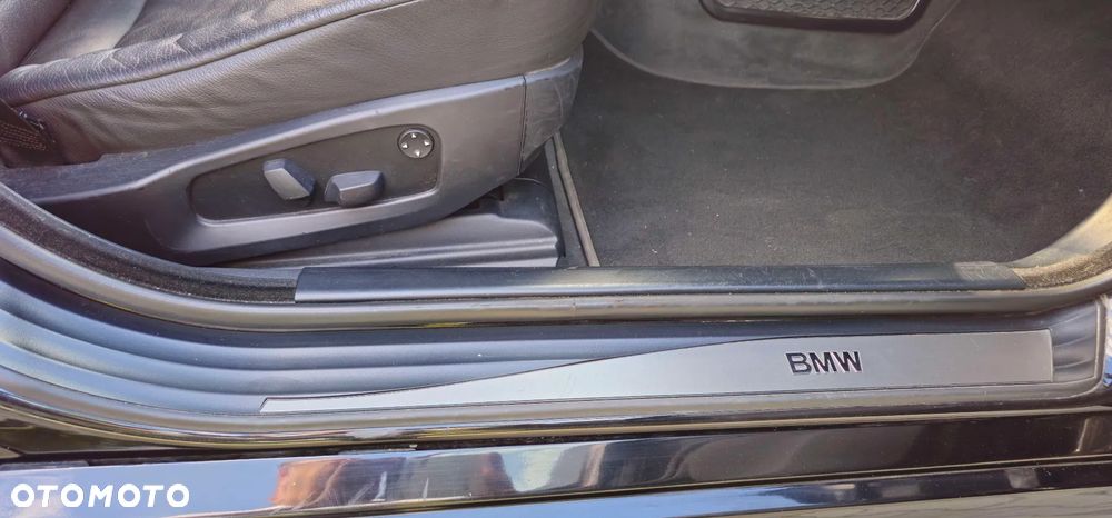 BMW Seria 5 530xi - 24