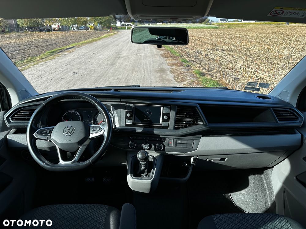 Volkswagen Caravelle - 9