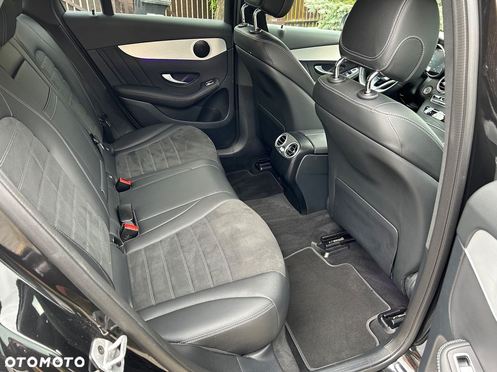 Mercedes-Benz GLC 300 de 4Matic 9G-TRONIC AMG Line Plus - 34