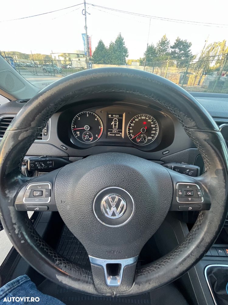 Volkswagen Jetta 1.6 TDI Blue Motion Technology Life - 11