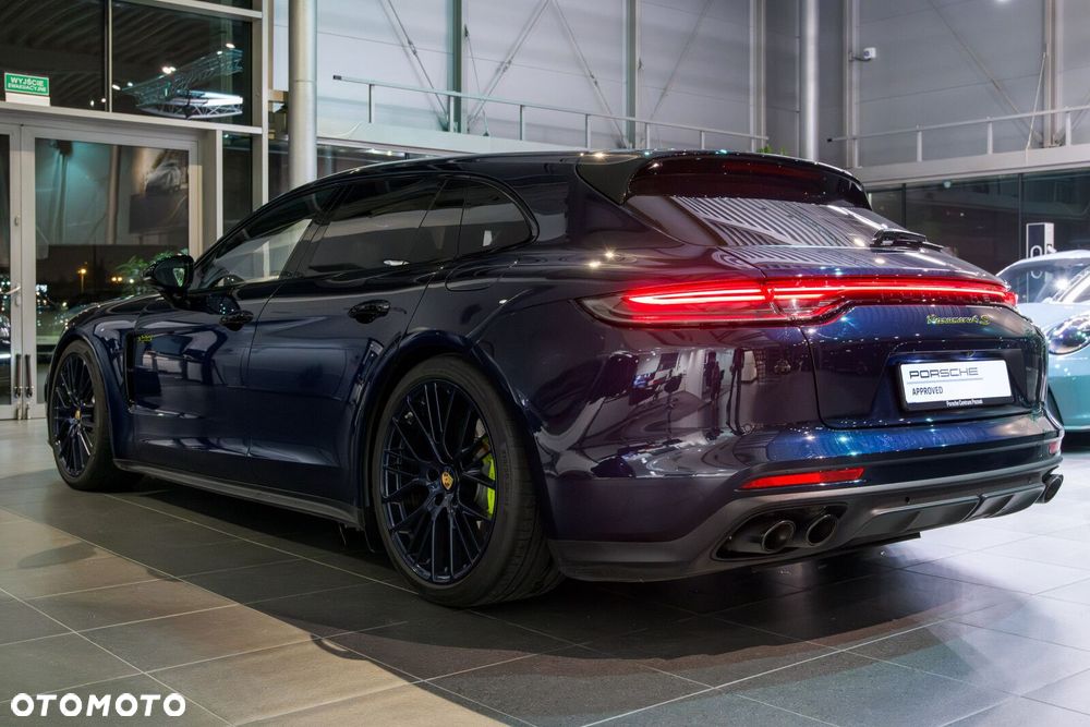 Porsche Panamera - 4