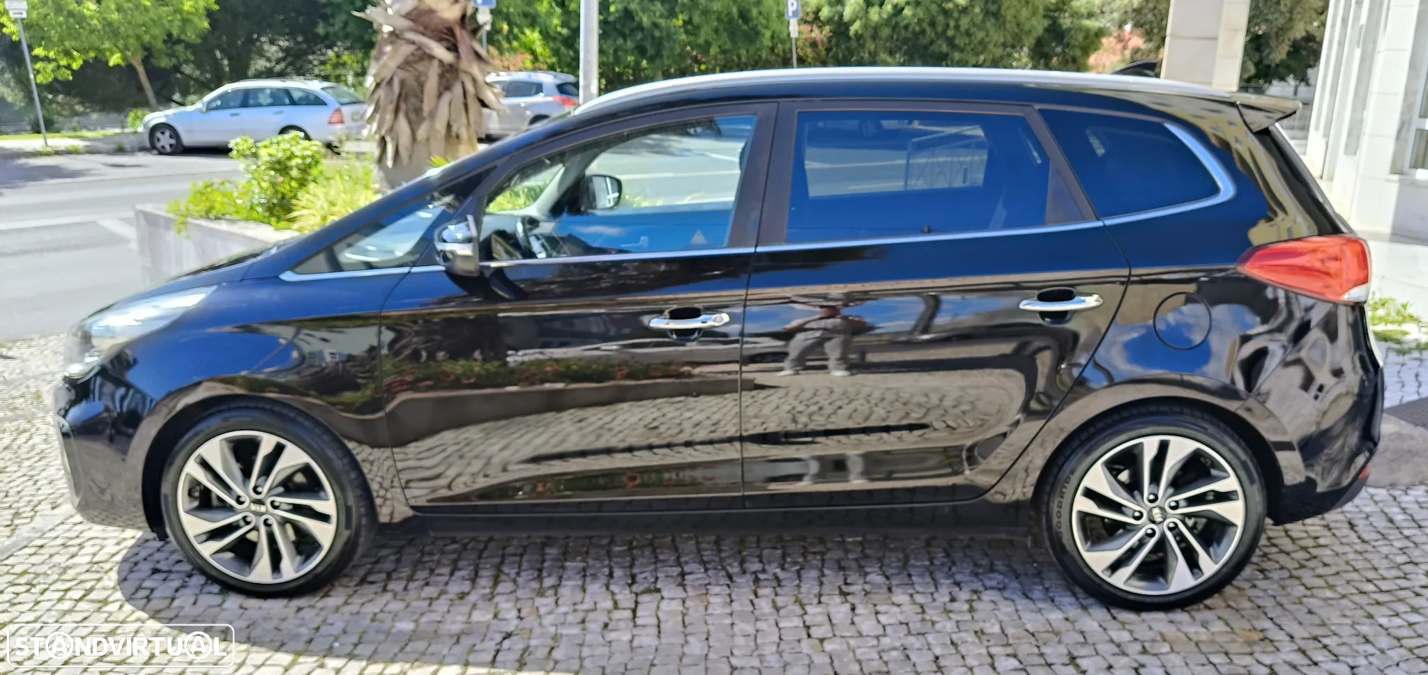 Kia Carens 1.7 CRDi ISG TX - 7