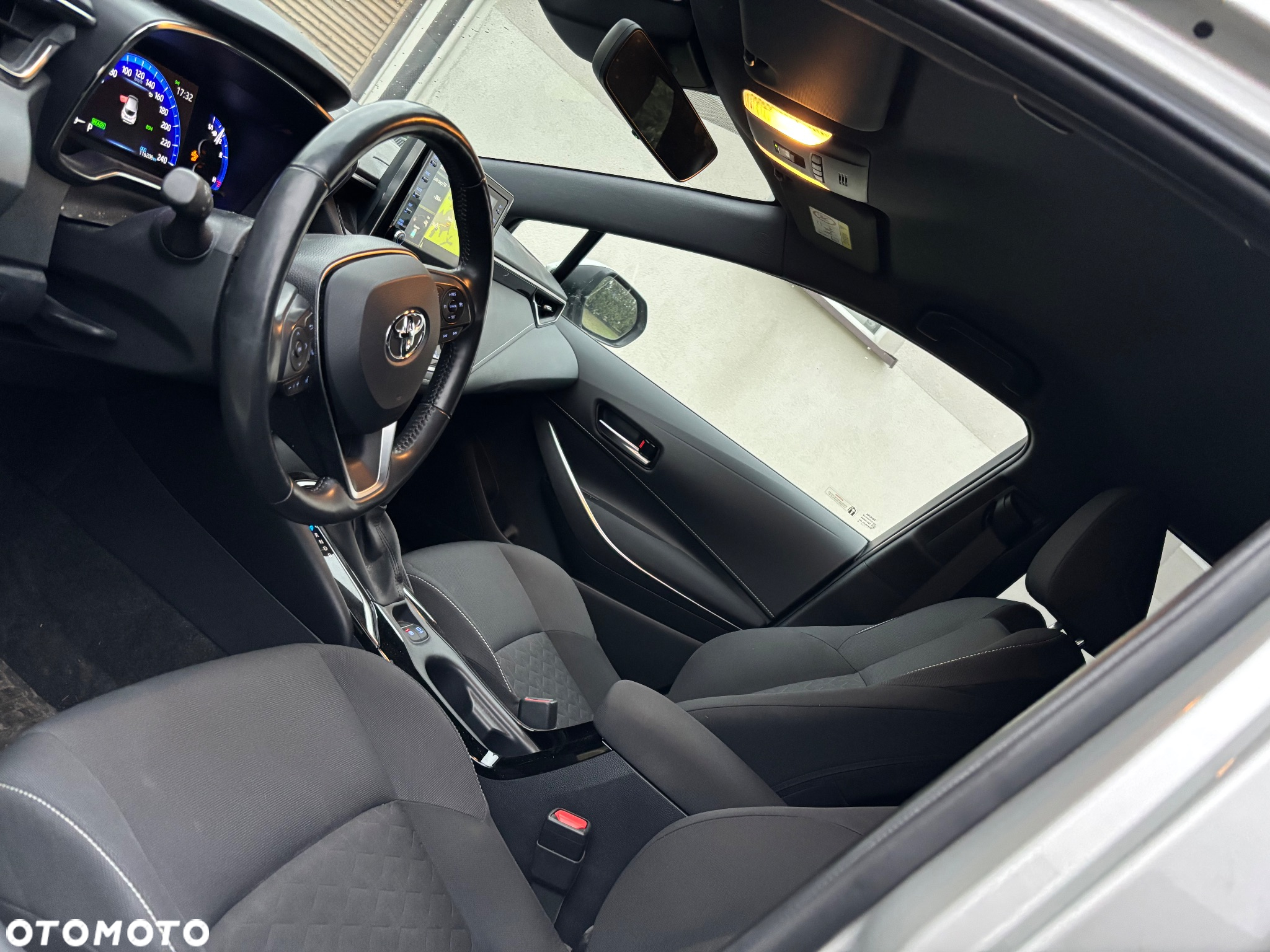Toyota Corolla 1.8 Hybrid Club - 14