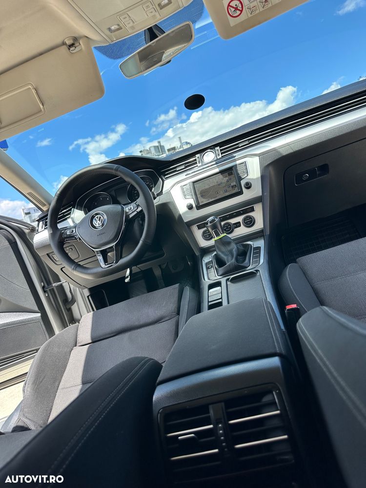Volkswagen Passat 2.0 TDI Comfortline - 6