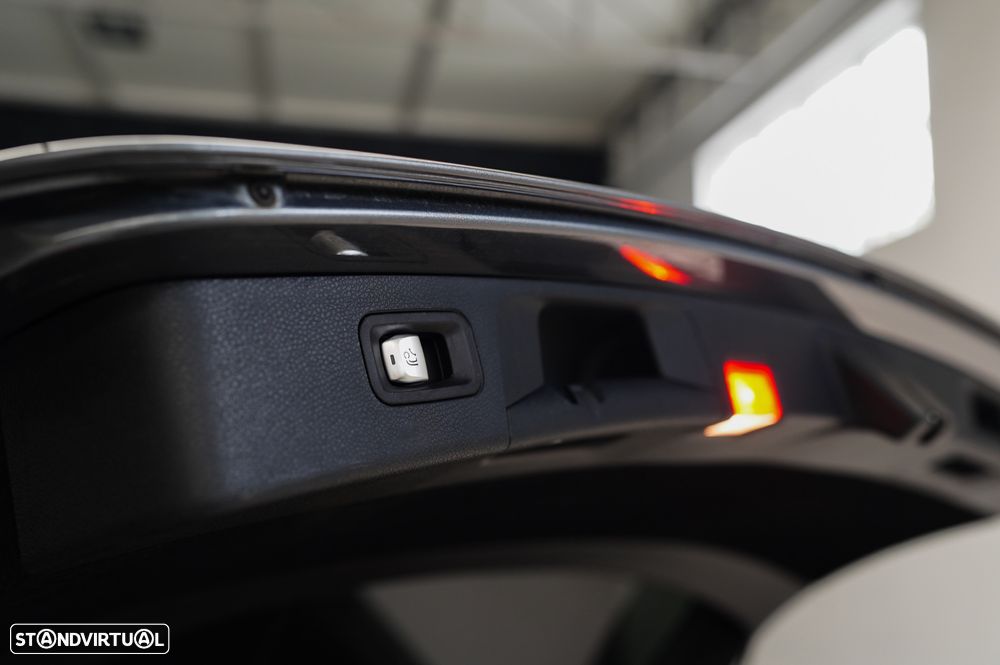 Mercedes-Benz E 300 de AMG Line - 33