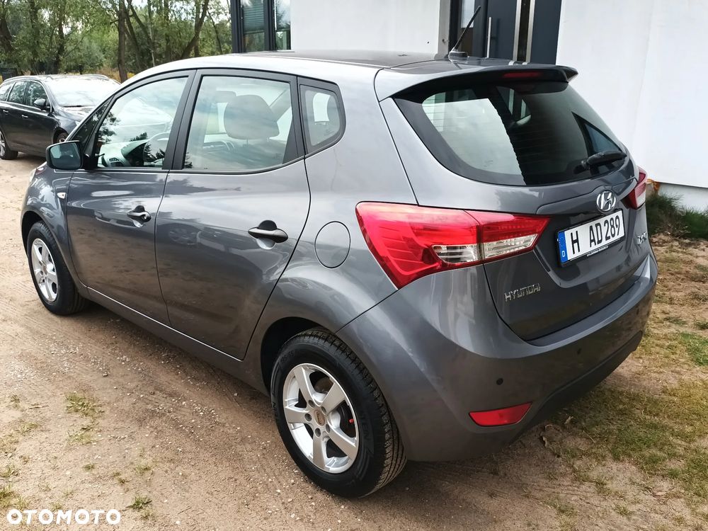 Hyundai ix20 1.4 Premium - 18