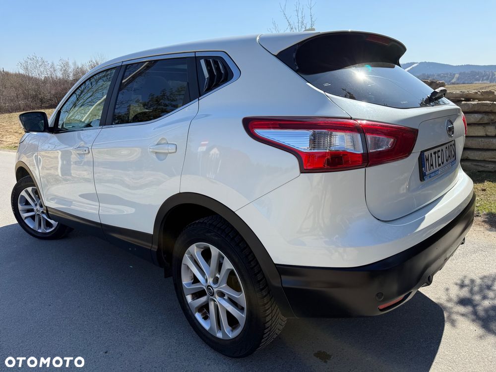 Nissan Qashqai 1.6 DCi 4x4 Tekna - 4