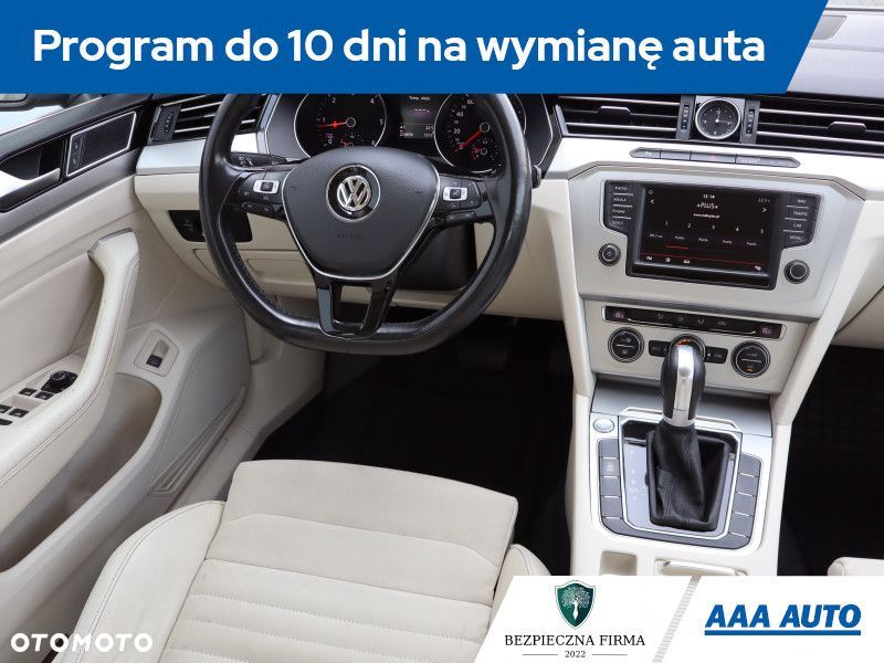 Volkswagen Passat - 9