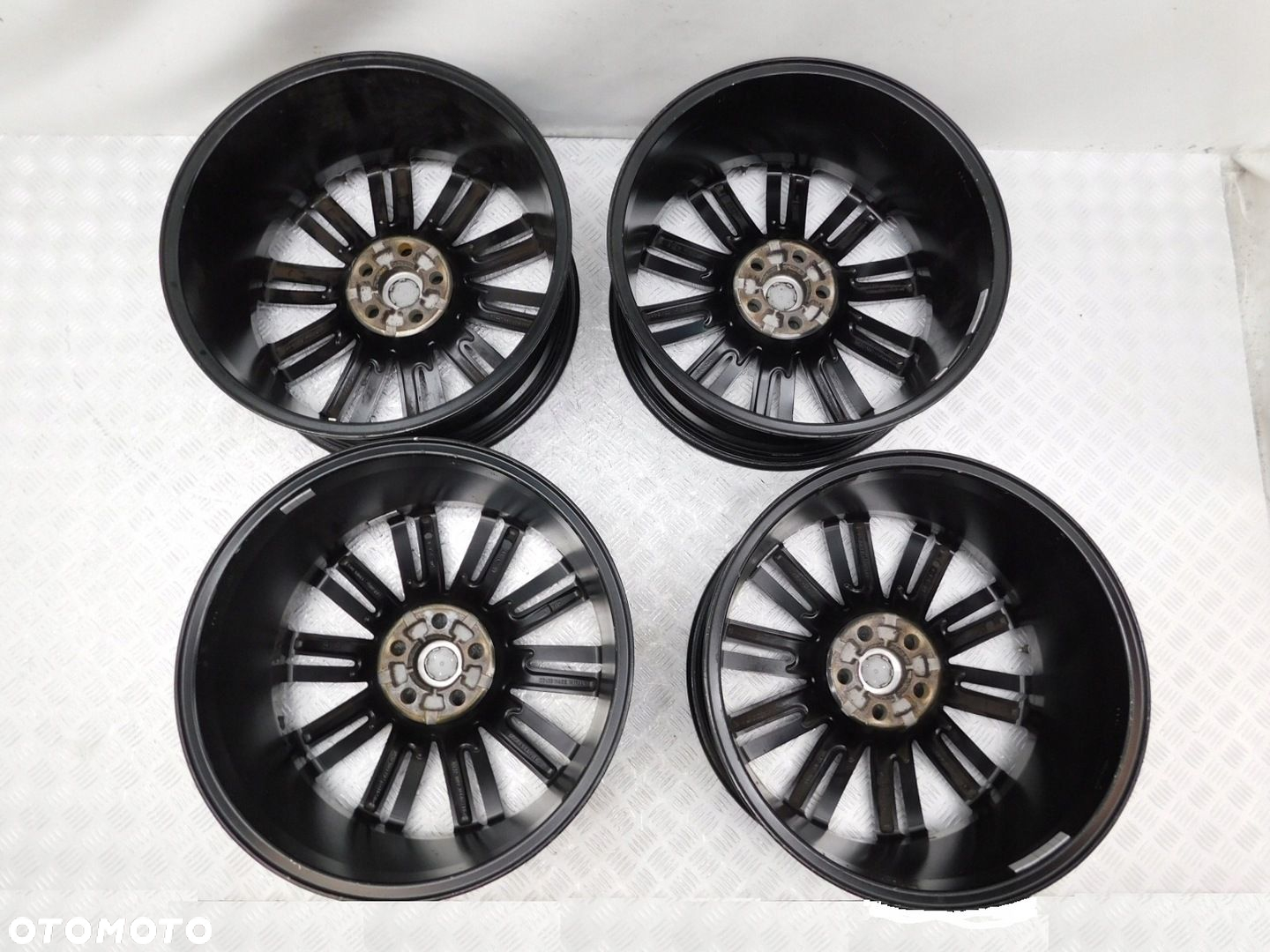 FELGI ALUMINIOWE 9,5Jx21 RANGE ROVER DISCOVERY V - 8