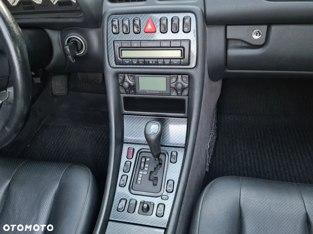 Mercedes-Benz CLK - 23