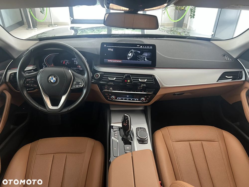 BMW Seria 5 520d mHEV - 12