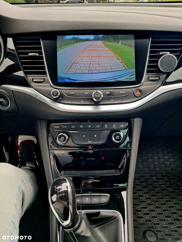 Opel Astra 1.4 T Elite - 9