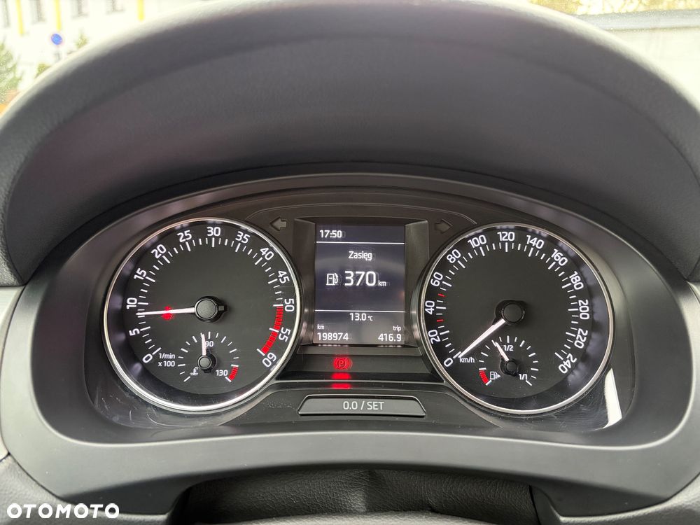 Skoda RAPID 1.6 TDI DPF Clever - 18