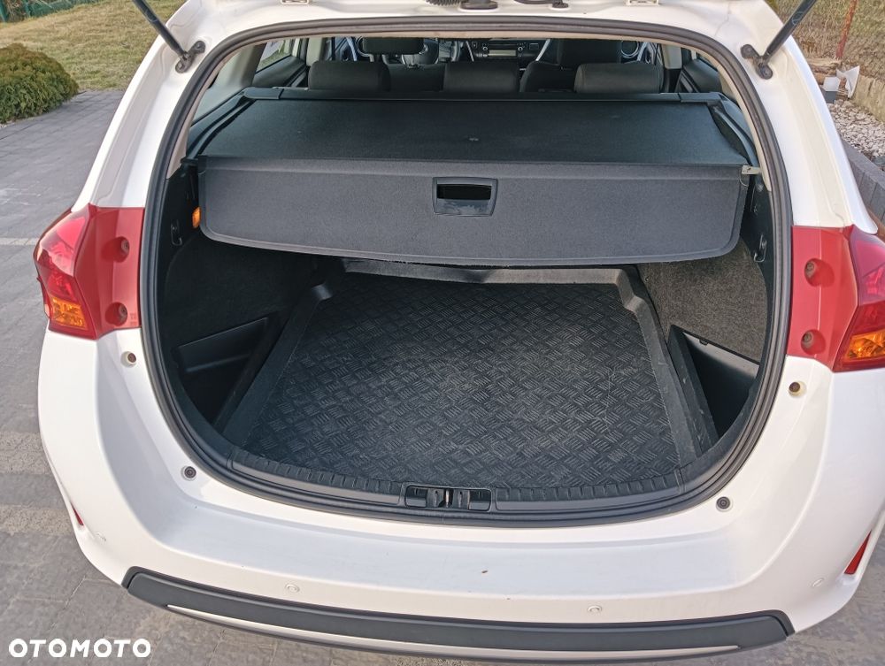 Toyota Auris - 2
