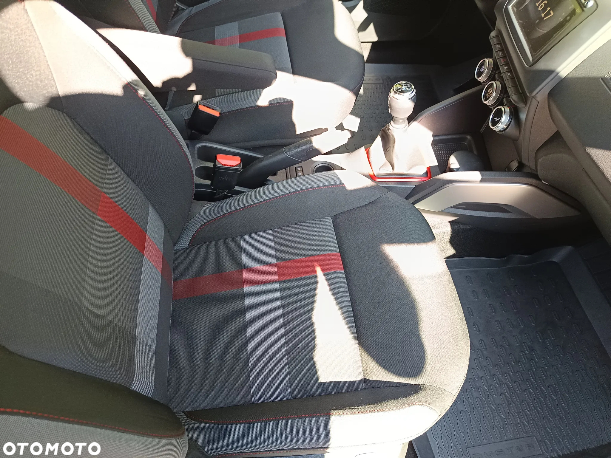 Dacia Duster 1.6 SCe Ambiance S&S - 10