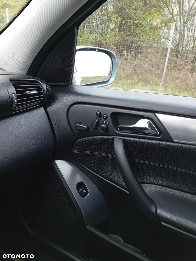 Mercedes-Benz Klasa C 220 CDI Elegance - 12