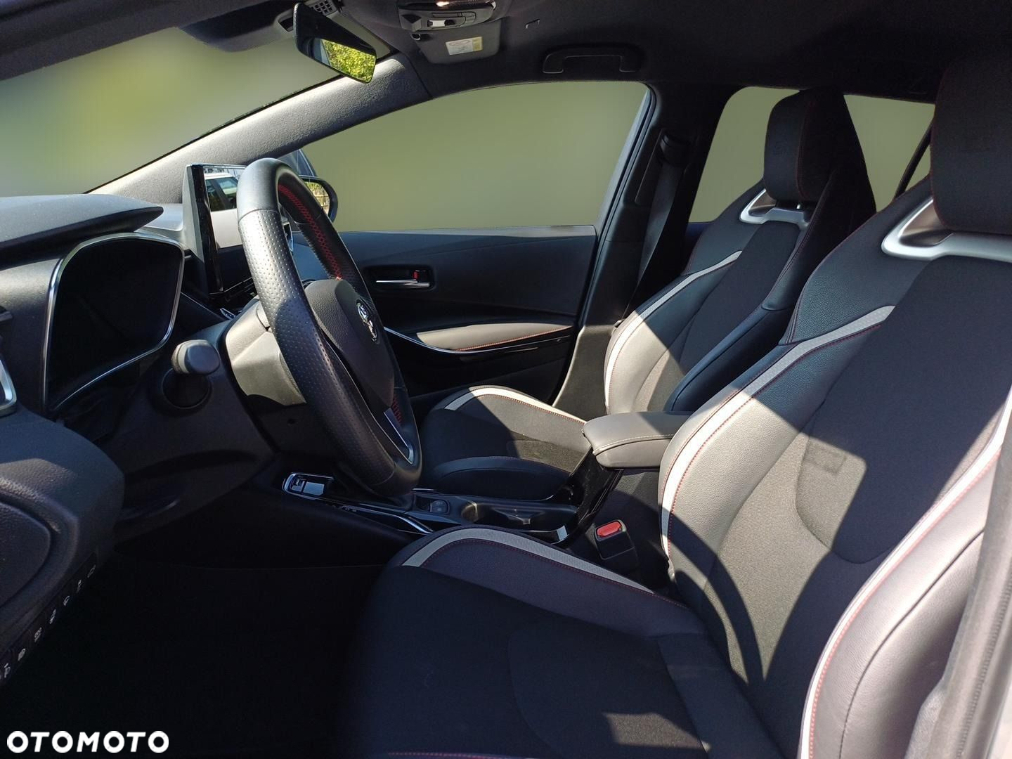 Toyota Corolla 1.8 Hybrid GR Sport Dynamic - 13