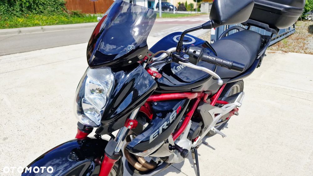Kawasaki ER - 8