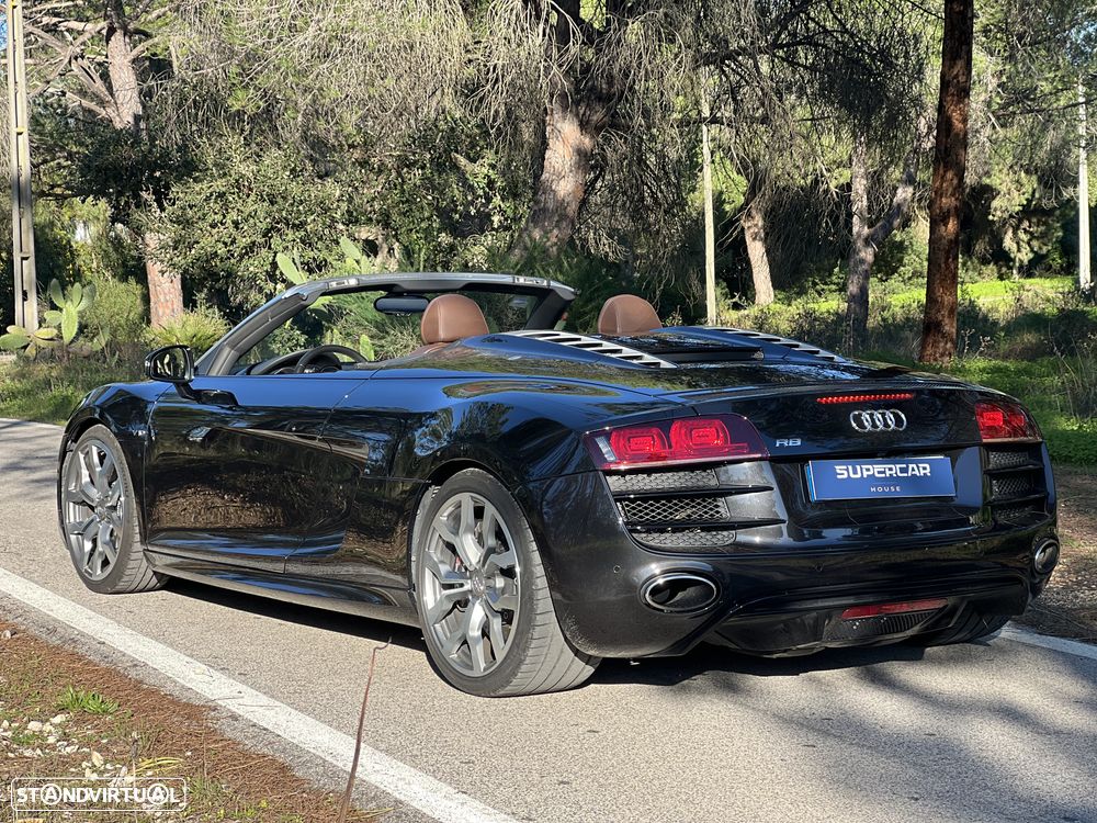 Audi R8 Spyder - 16