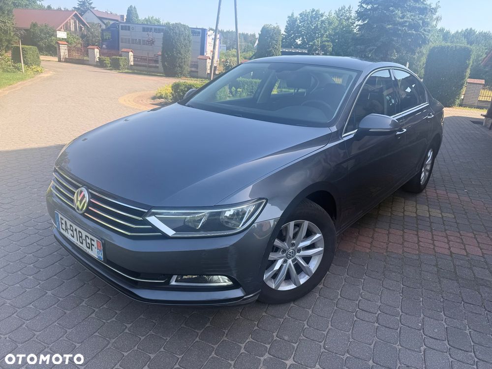Volkswagen Passat 1.6 TDI SCR DSG Comfortline - 1