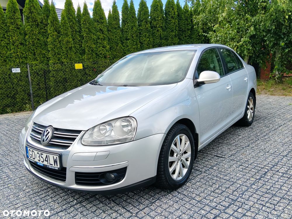 Volkswagen Jetta 1.4 TSI Highline - 1
