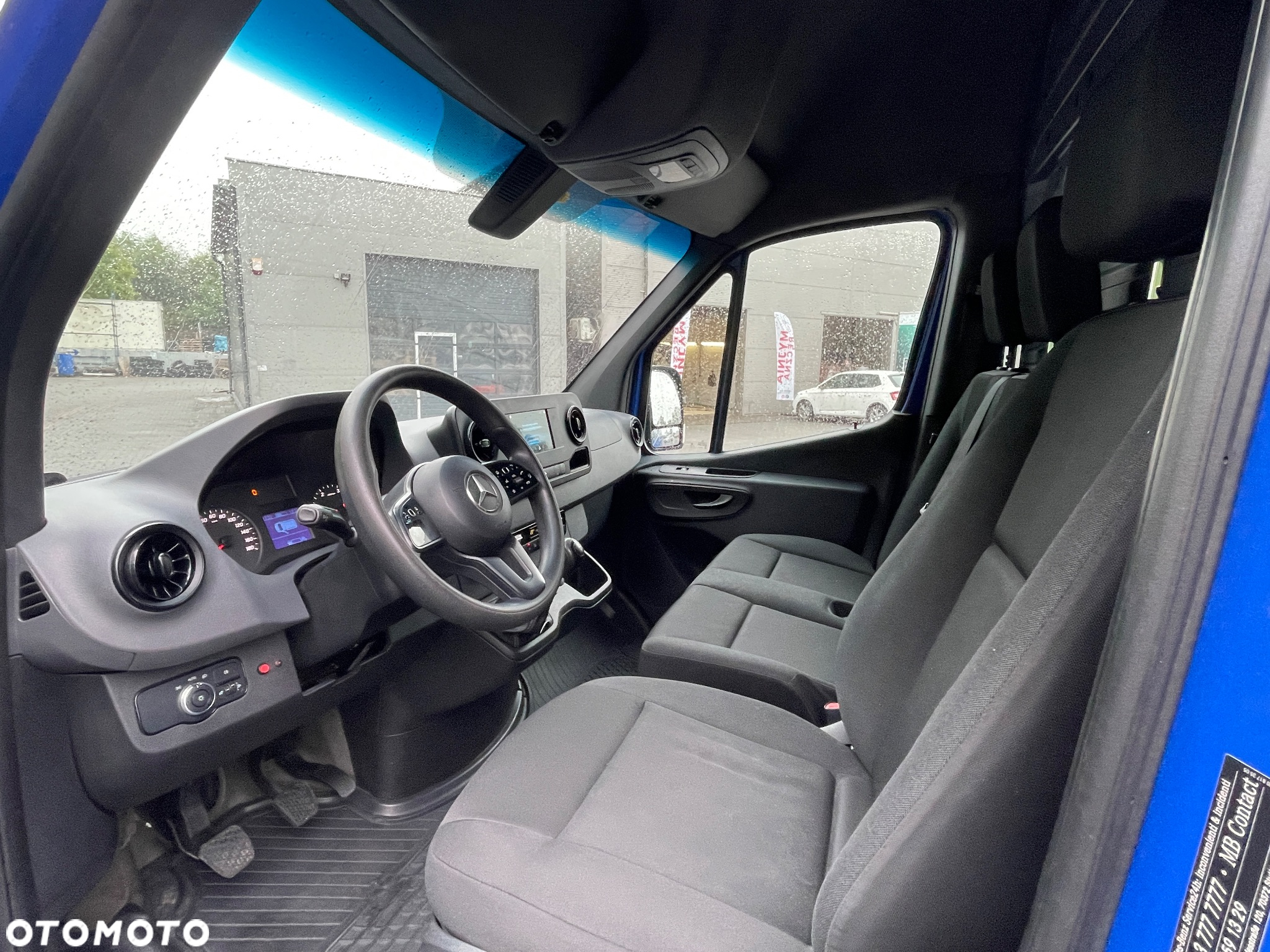 Mercedes-Benz Sprinter - 16
