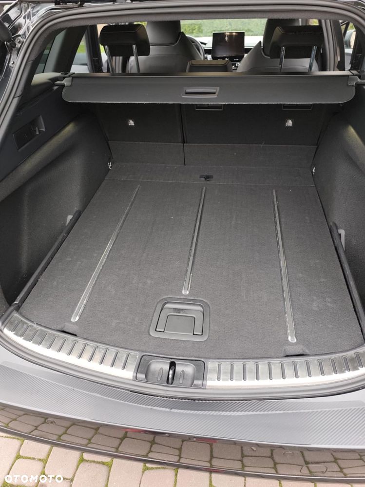 Toyota Corolla 1.8 Hybrid Executive - 17