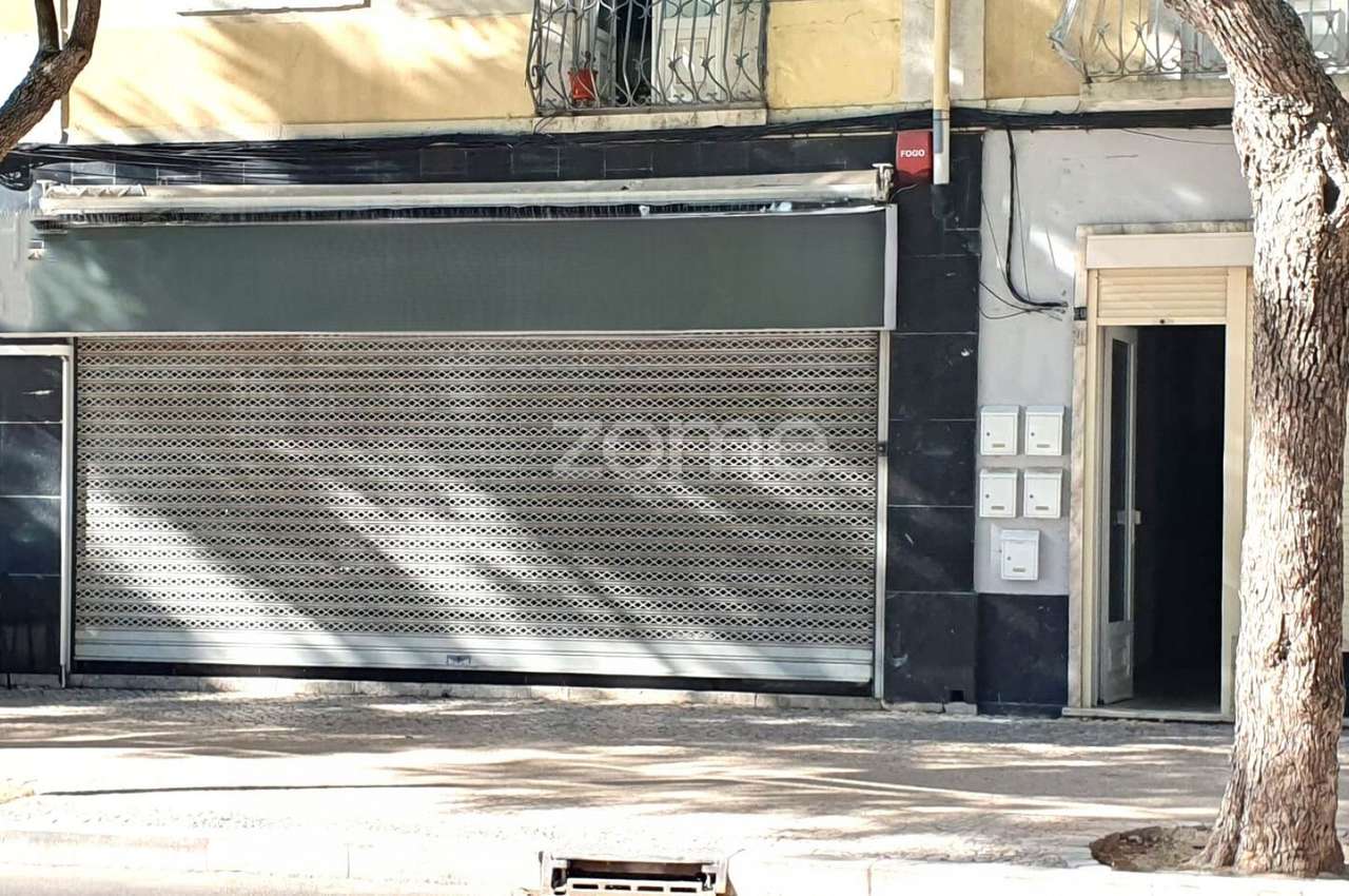 ESPAÇO COMERCIAL PARA ARRENDAMENTO NA AV. 5 DE OUTUBRO, SETÚBAL - Grande imagem: 3/15