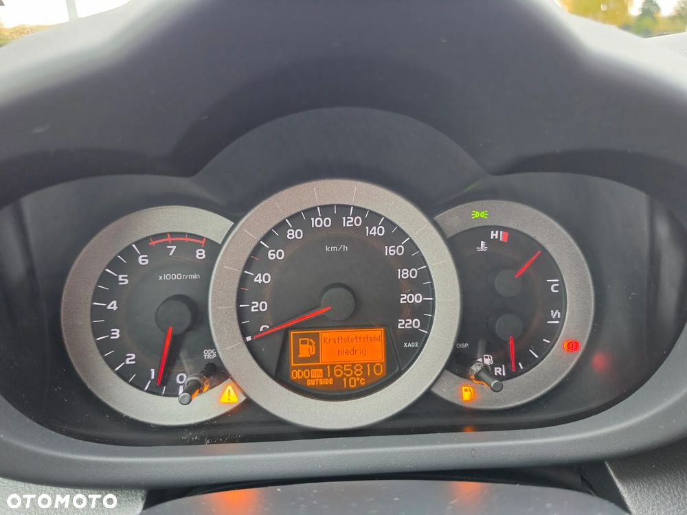 Toyota RAV4 2.0 4x4 Travel - 38