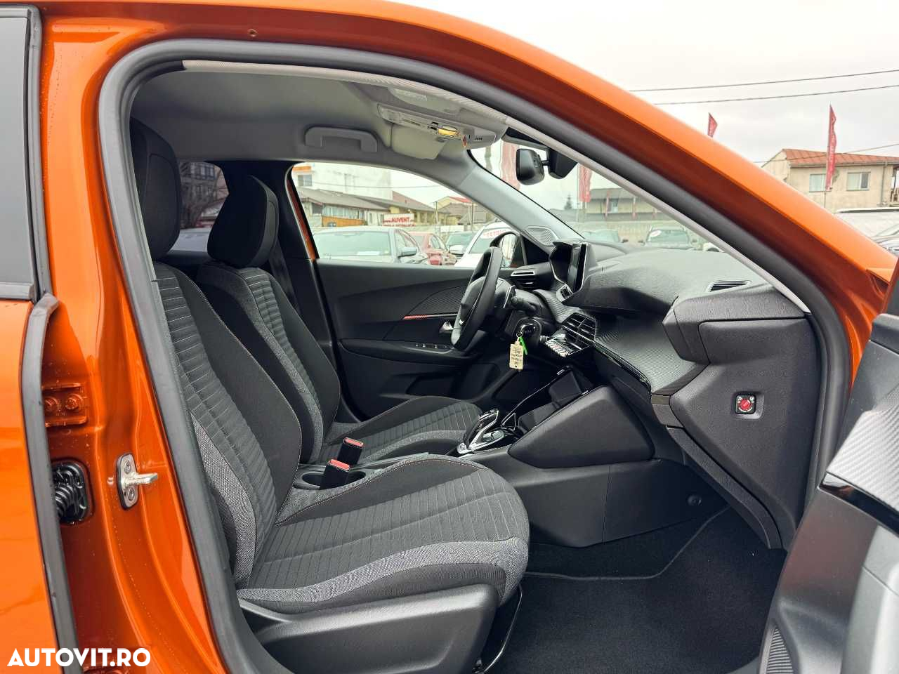 Peugeot 2008 PureTech 130 EAT8 Allure - 18