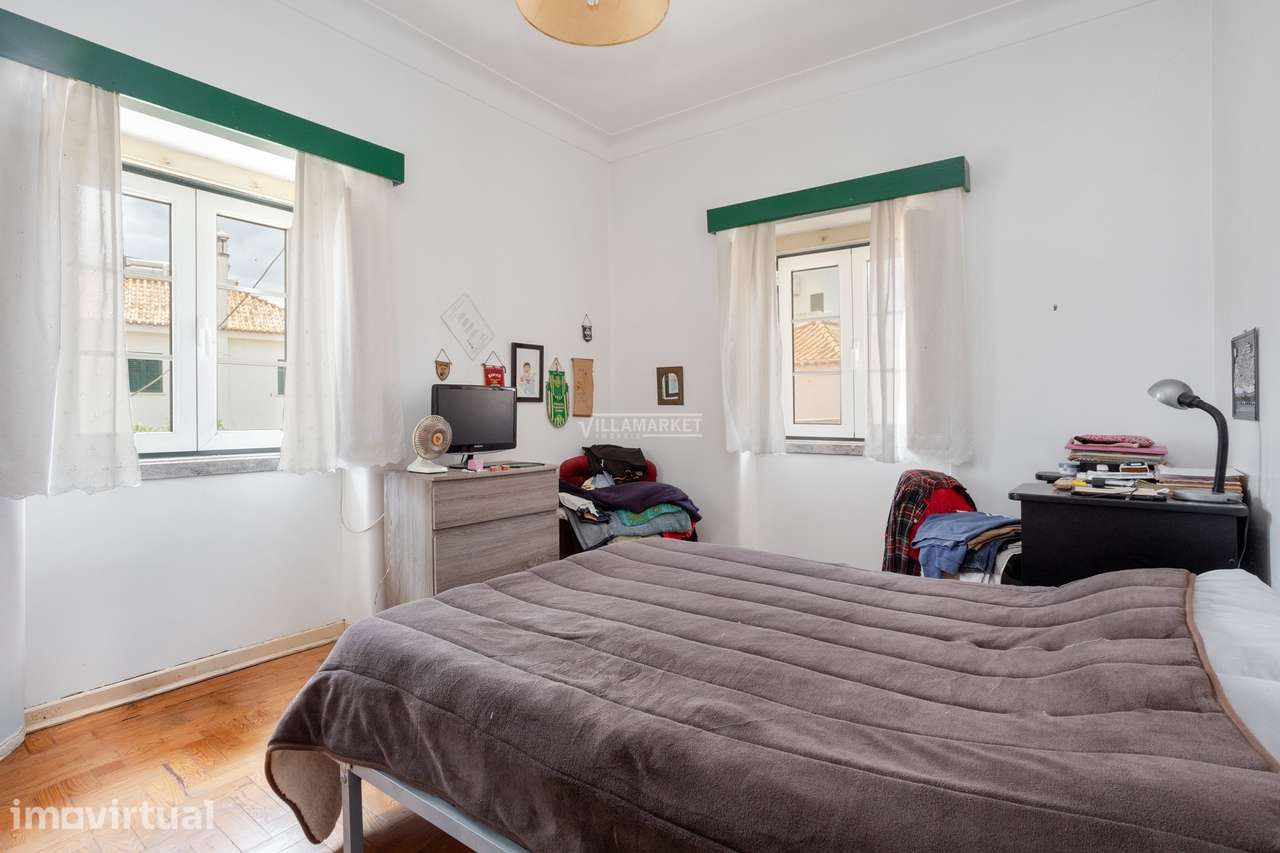 Apartamento T2 inserido no 1º andar de uma moradia bi familiar situada - Grande imagem: 5/25