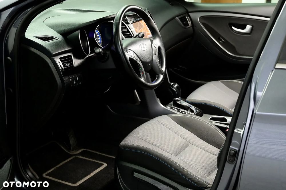 Hyundai i30 blue Kombi 1.6 CRDi DCT Passion - 7