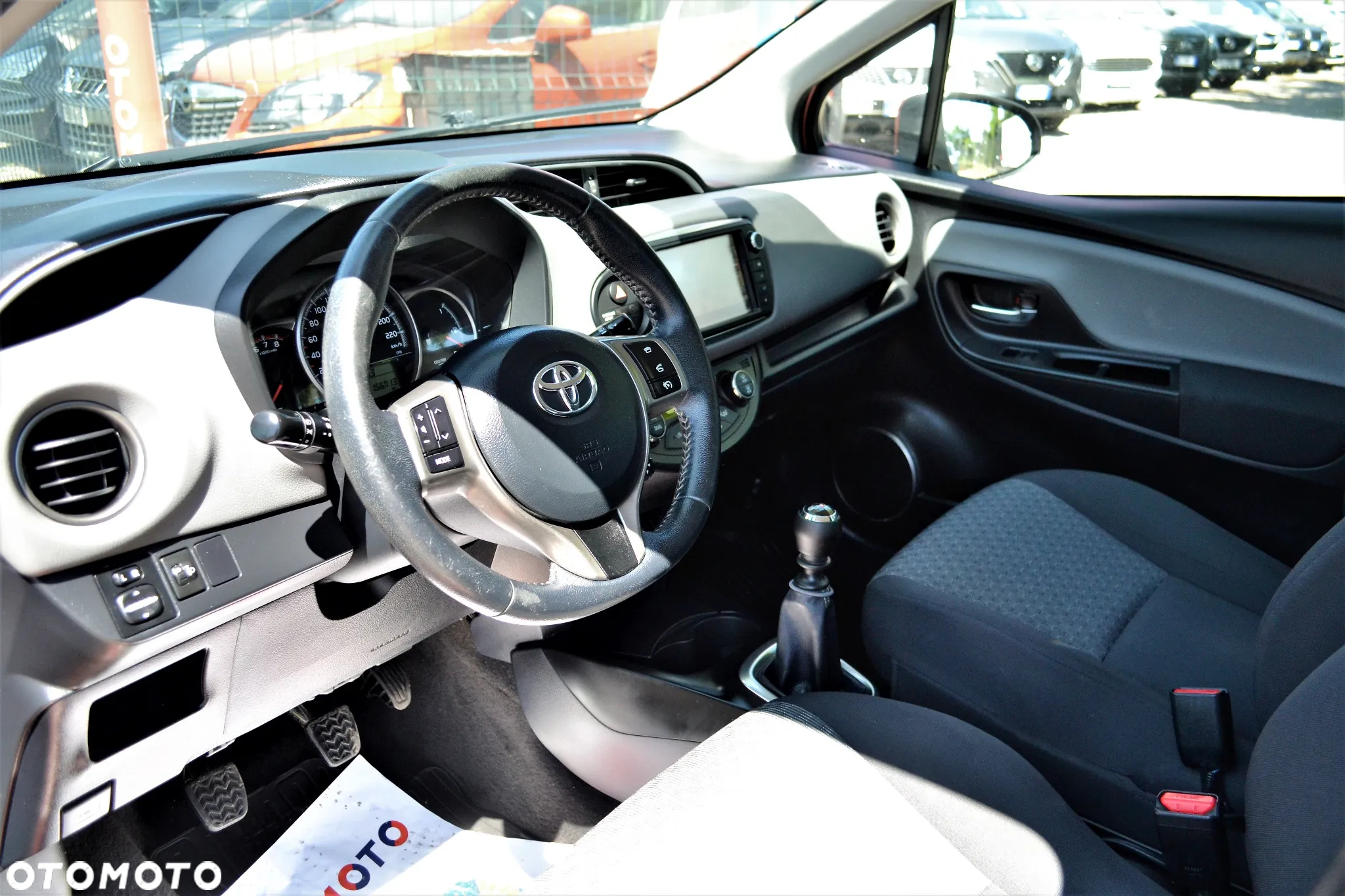 Toyota Yaris 1.33 Prestige - 8