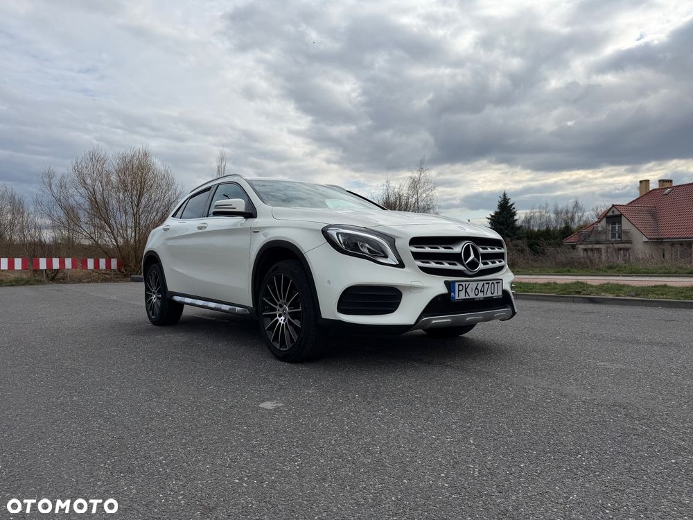 Mercedes-Benz GLA 180 7G-DCT UrbanStyle Edition - 2