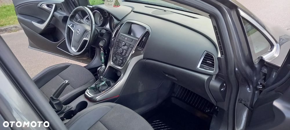 Opel Astra 1.7 CDTI DPF Cosmo - 9