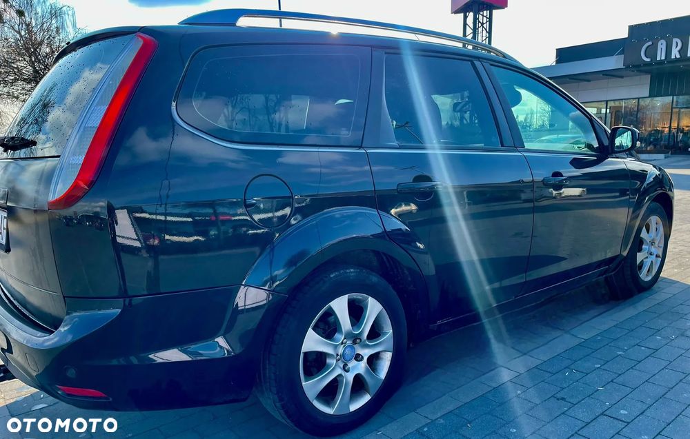 Ford Focus 1.6 Ghia - 4