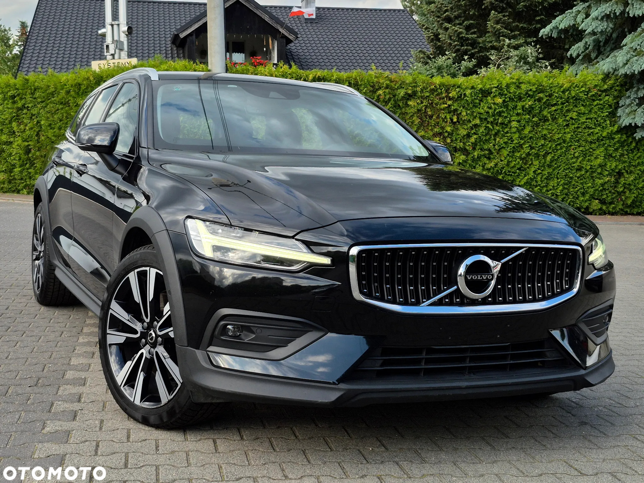 Volvo V60 Cross Country Plus B5 B AWD - 2