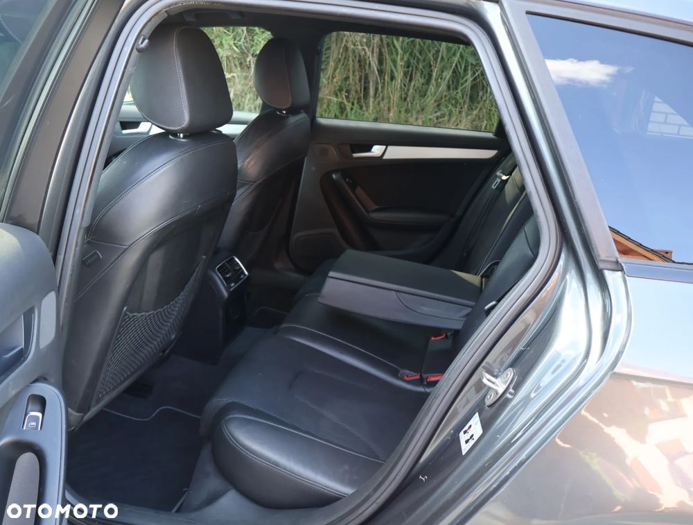 Audi A4 Avant 2.0 TDI DPF quattro S tronic S line Sportpaket - 29
