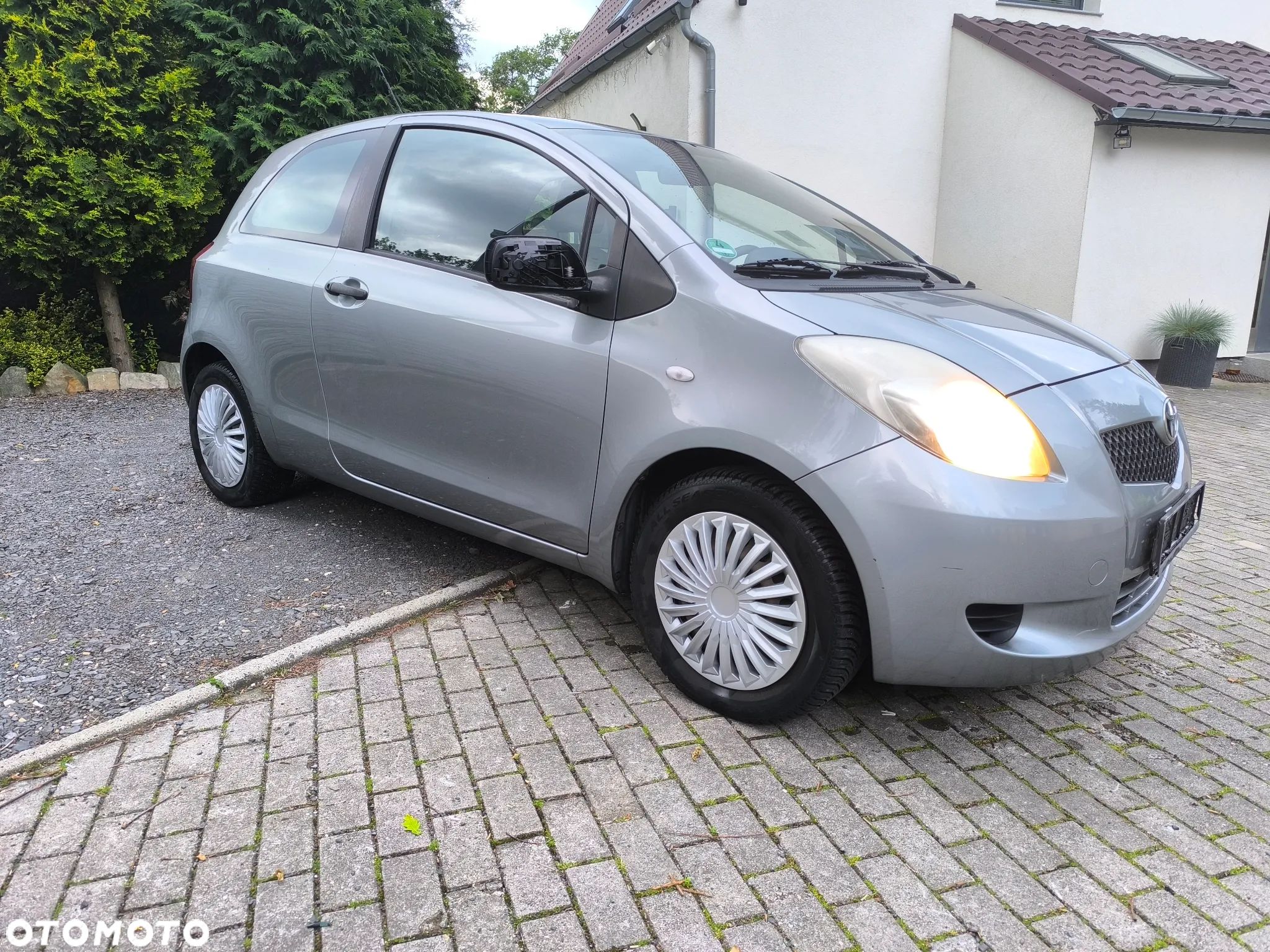 Toyota Yaris 1.3 Blue - 1