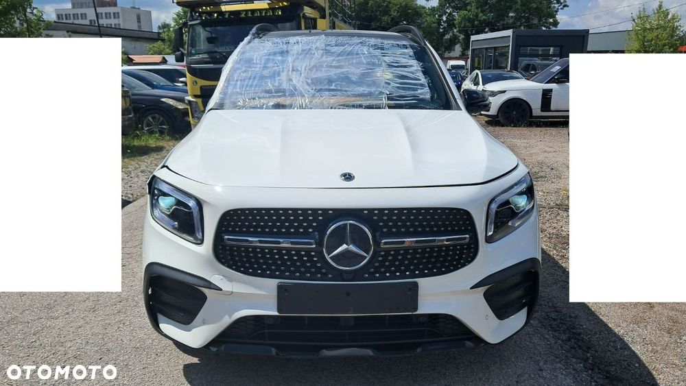 Mercedes-Benz GLB - 13