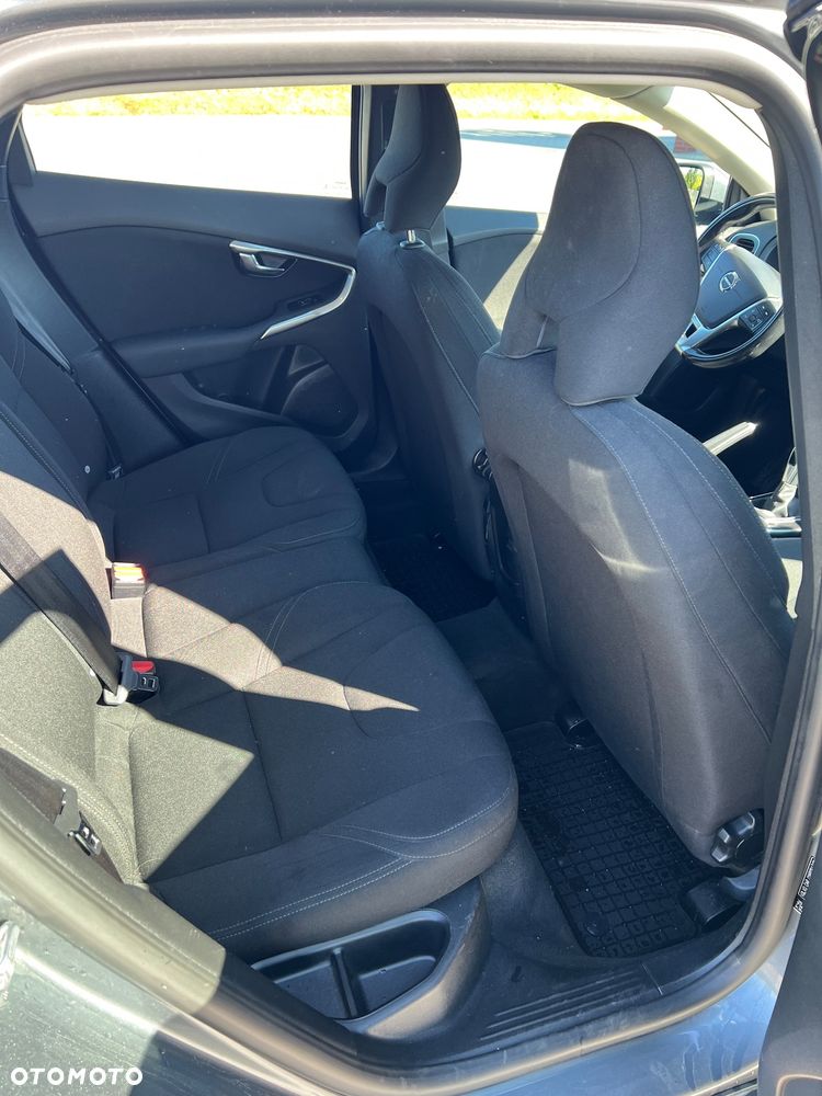 Volvo V40 D2 Kinetic - 8