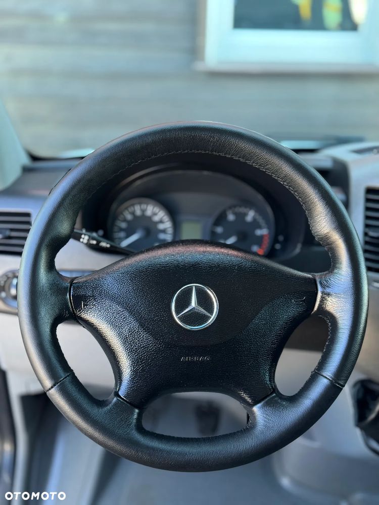 Mercedes-Benz Sprinter - 22
