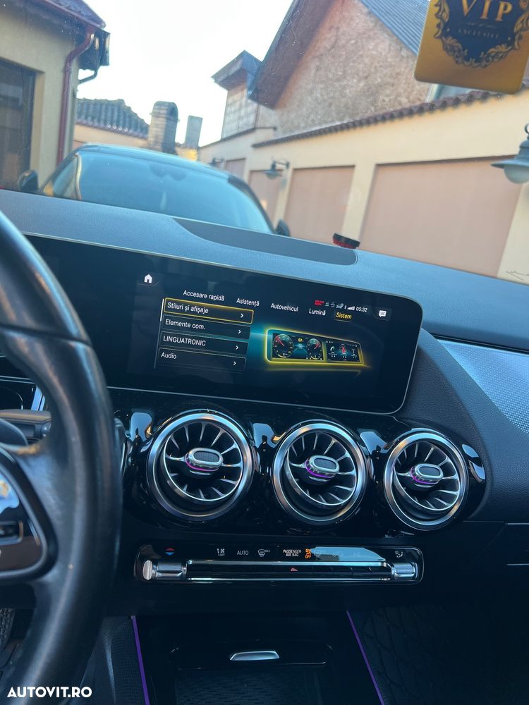 Mercedes-Benz GLA - 21