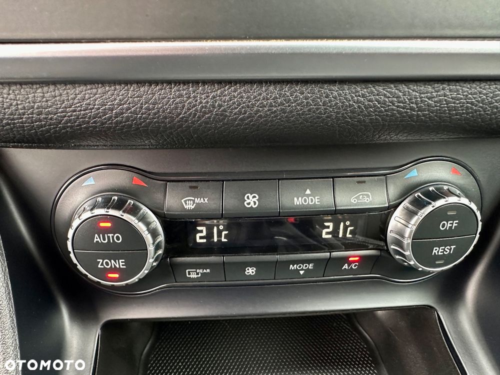 Mercedes-Benz CLA 180 Urban - 16
