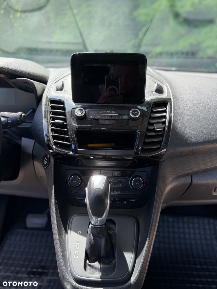 Ford Tourneo Connect - 30